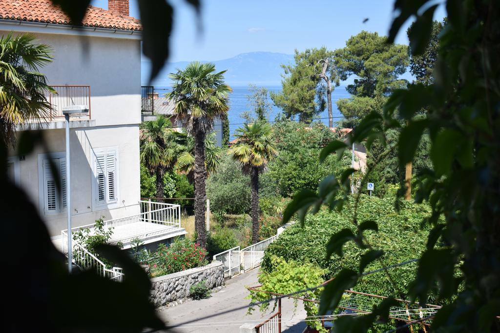 Apartments Maestral Malinska Exterior photo